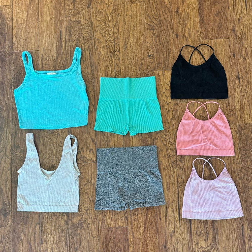 Women’s Colsie Colorful Activewear Set size XS & Small